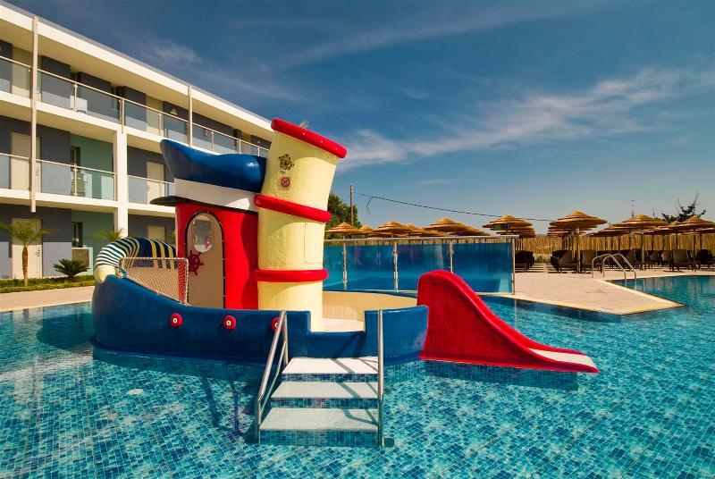 Blue Lagoon Resort 코스 타운 외부 사진